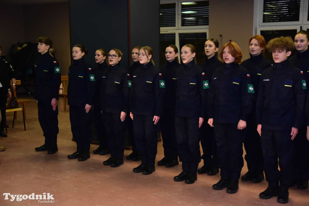 Uczniowie LO z klasy mundurowej złożyli uroczyste ślubowanie