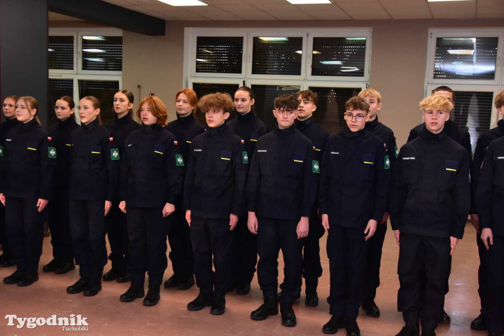 Uczniowie LO z klasy mundurowej złożyli uroczyste ślubowanie