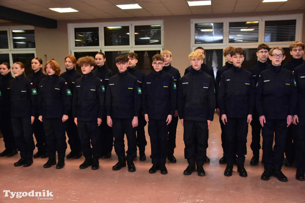 Uczniowie LO z klasy mundurowej złożyli uroczyste ślubowanie