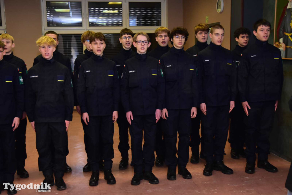 Uczniowie LO z klasy mundurowej złożyli uroczyste ślubowanie