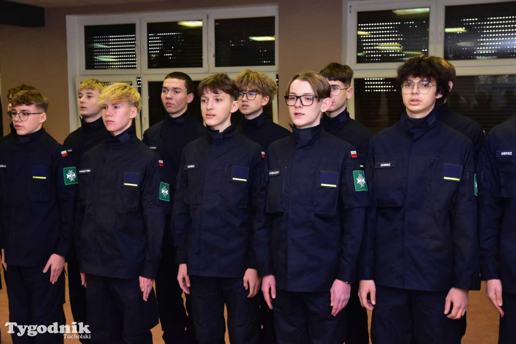 Uczniowie LO z klasy mundurowej złożyli uroczyste ślubowanie