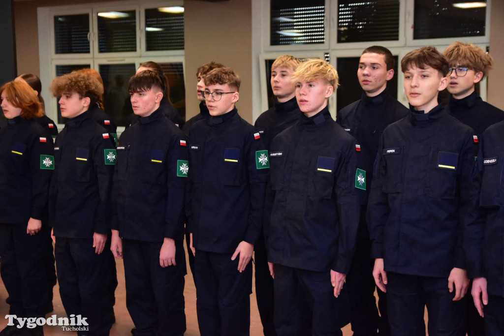 Uczniowie LO z klasy mundurowej złożyli uroczyste ślubowanie