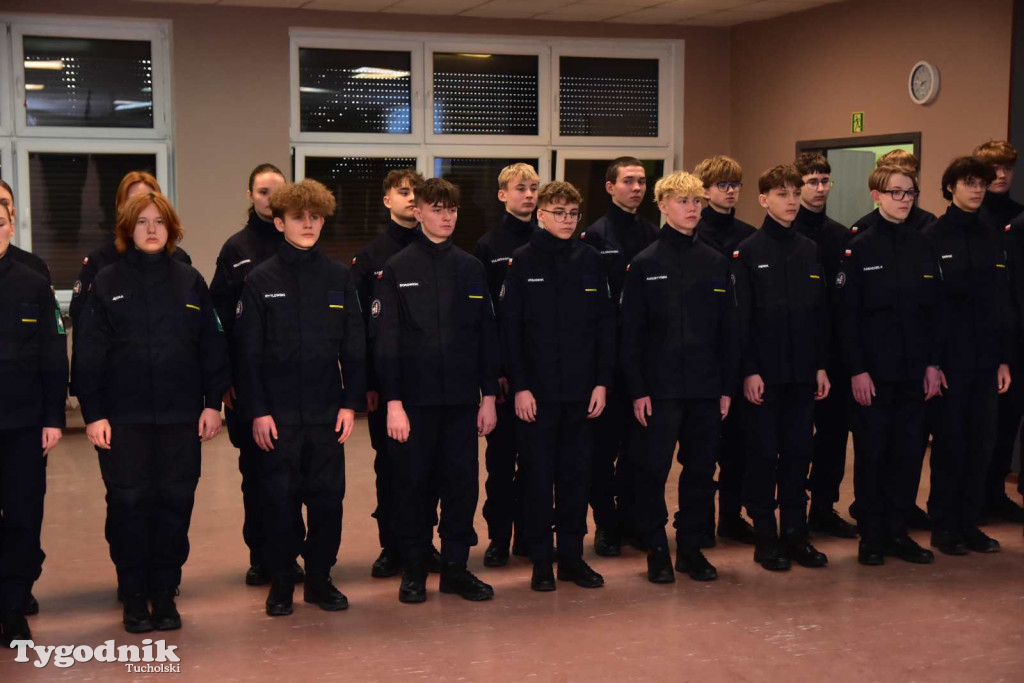 Uczniowie LO z klasy mundurowej złożyli uroczyste ślubowanie