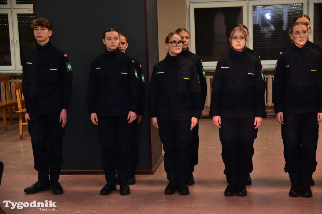 Uczniowie LO z klasy mundurowej złożyli uroczyste ślubowanie