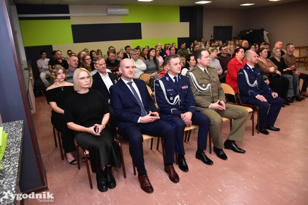 Uczniowie LO z klasy mundurowej złożyli uroczyste ślubowanie