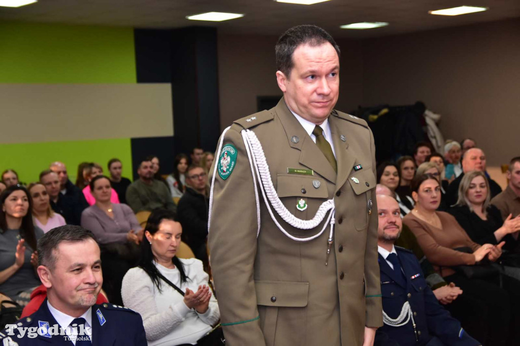 Uczniowie LO z klasy mundurowej złożyli uroczyste ślubowanie