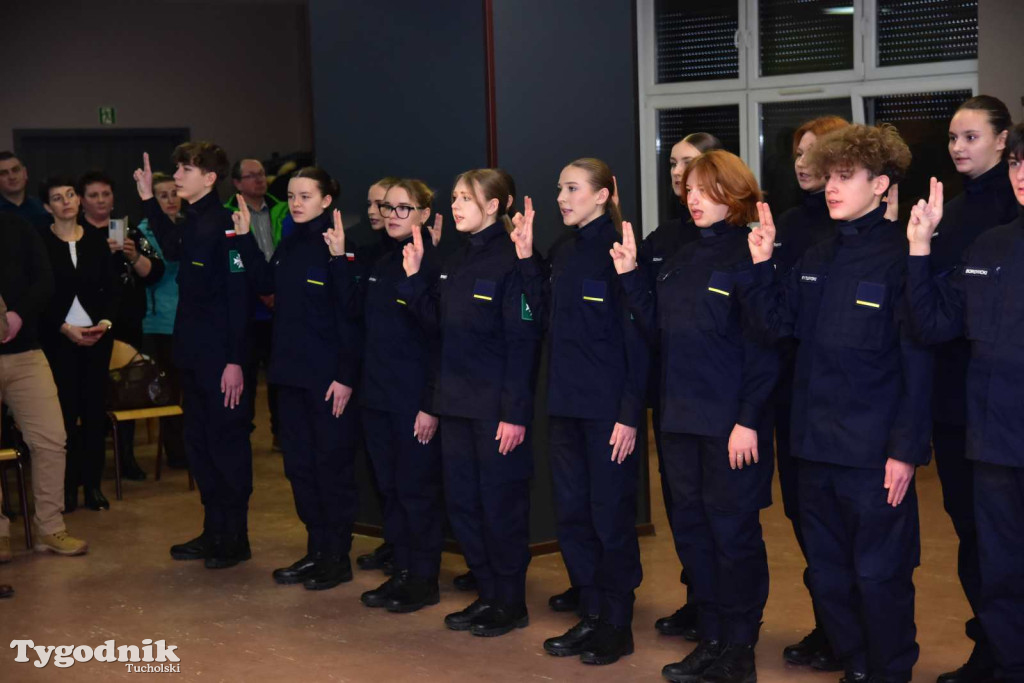 Uczniowie LO z klasy mundurowej złożyli uroczyste ślubowanie