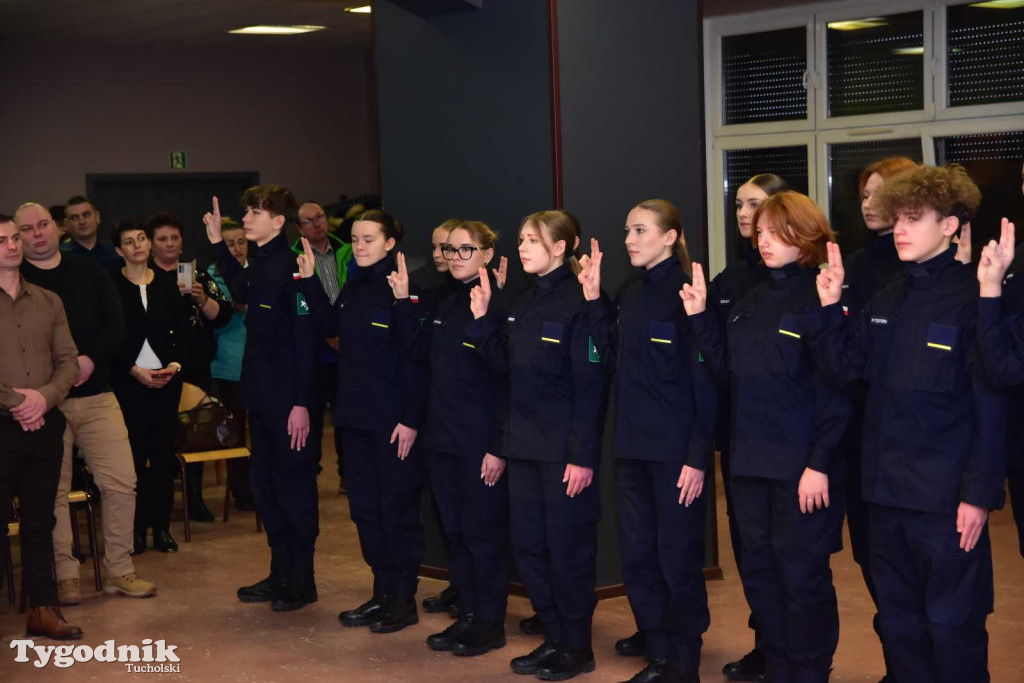 Uczniowie LO z klasy mundurowej złożyli uroczyste ślubowanie