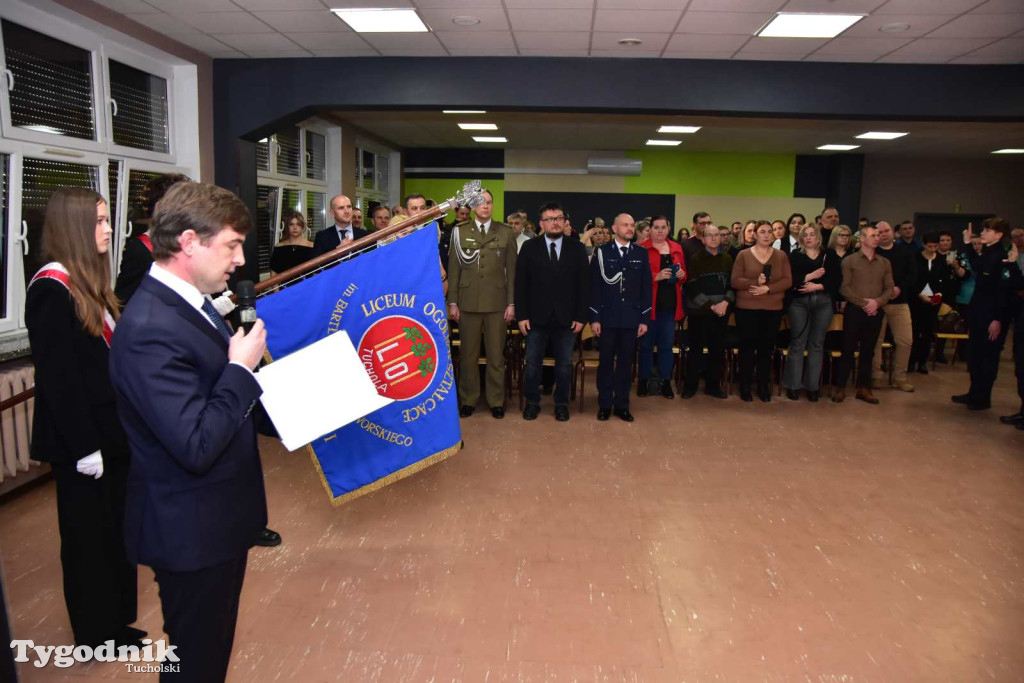 Uczniowie LO z klasy mundurowej złożyli uroczyste ślubowanie