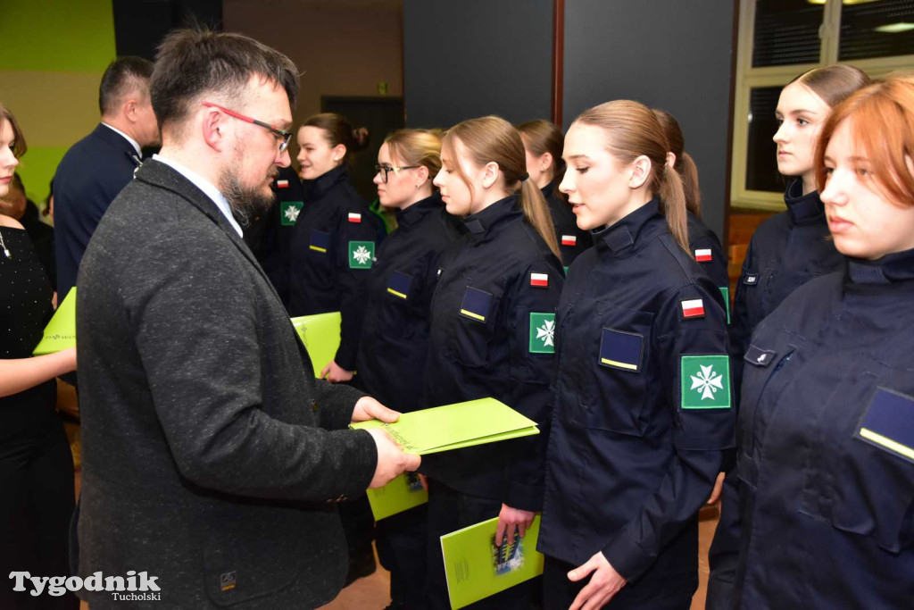 Uczniowie LO z klasy mundurowej złożyli uroczyste ślubowanie