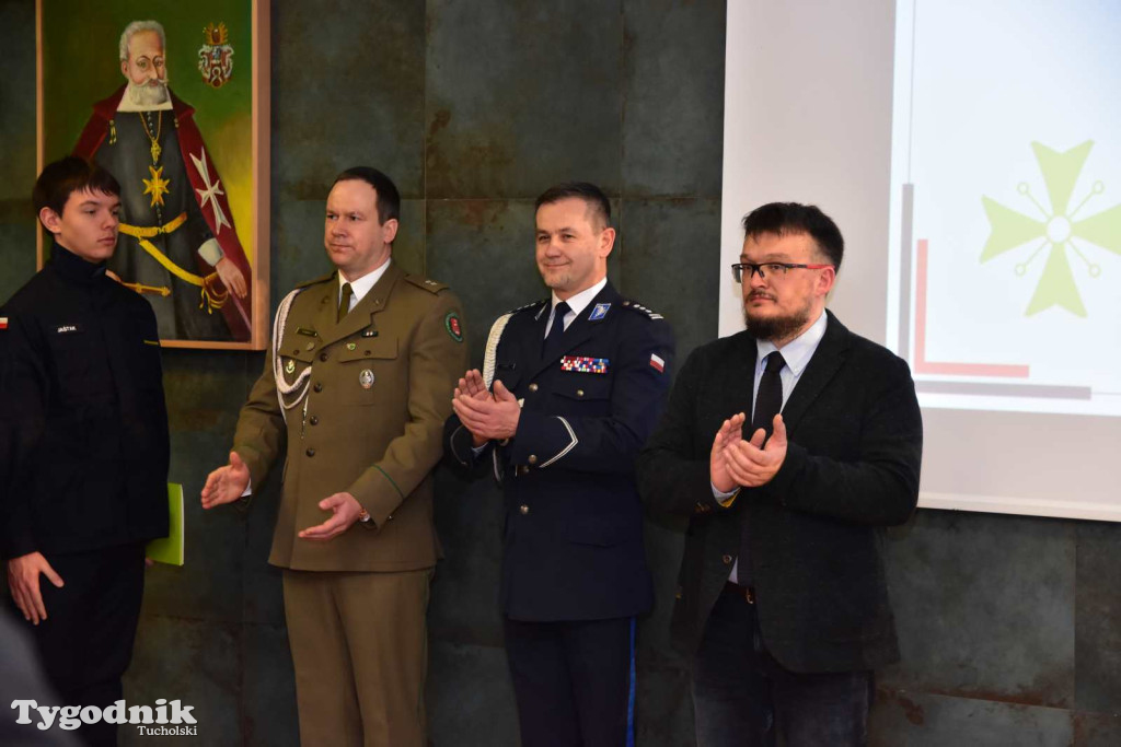 Uczniowie LO z klasy mundurowej złożyli uroczyste ślubowanie