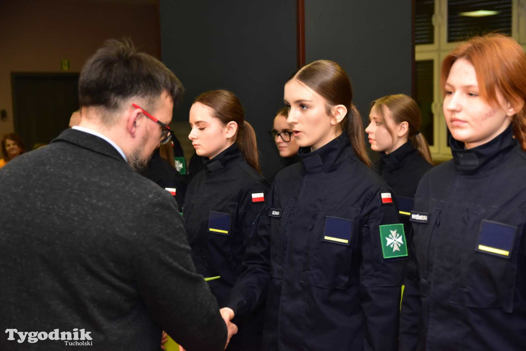 Uczniowie LO z klasy mundurowej złożyli uroczyste ślubowanie