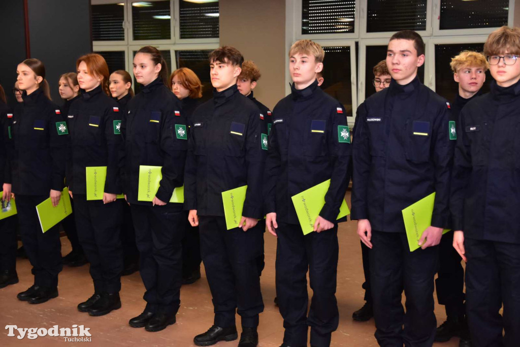 Uczniowie LO z klasy mundurowej złożyli uroczyste ślubowanie