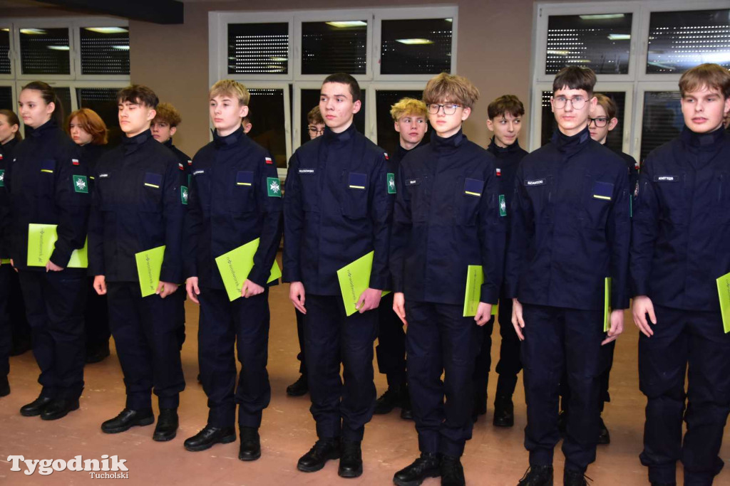 Uczniowie LO z klasy mundurowej złożyli uroczyste ślubowanie