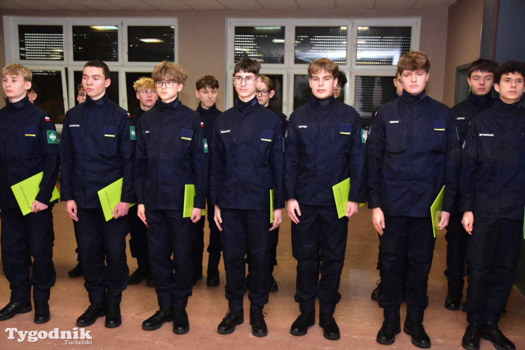 Uczniowie LO z klasy mundurowej złożyli uroczyste ślubowanie