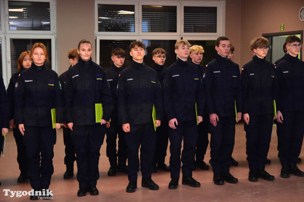 Uczniowie LO z klasy mundurowej złożyli uroczyste ślubowanie