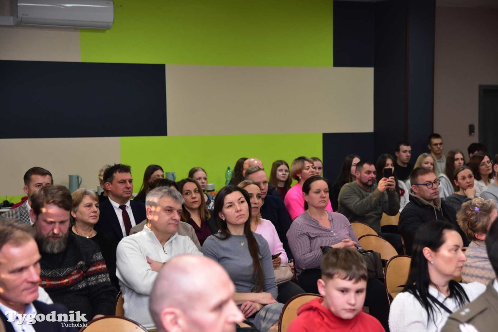 Uczniowie LO z klasy mundurowej złożyli uroczyste ślubowanie