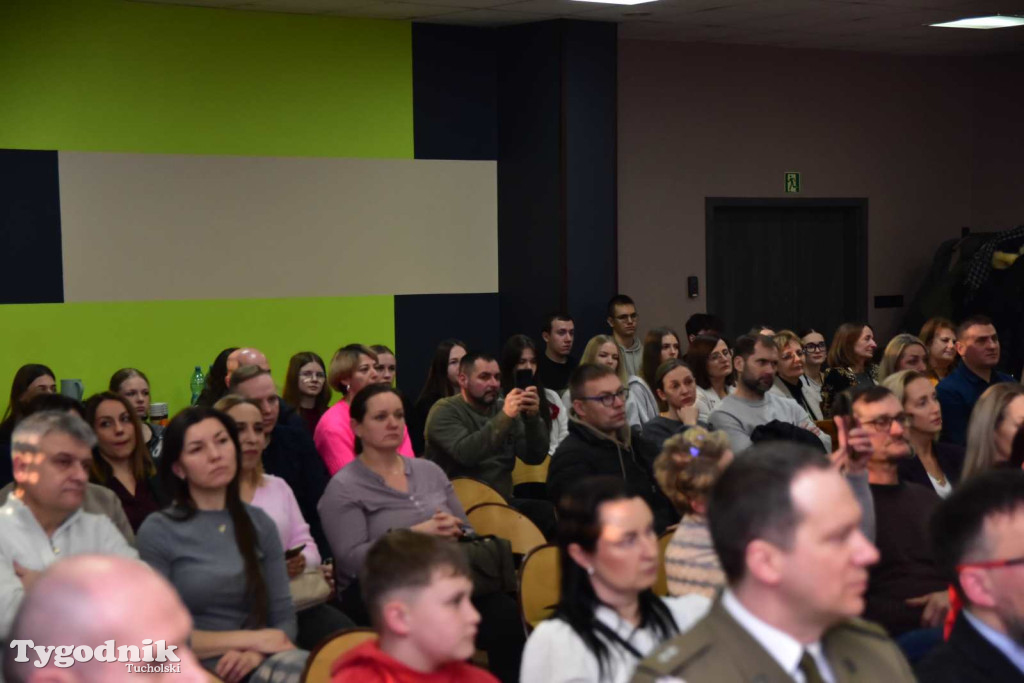 Uczniowie LO z klasy mundurowej złożyli uroczyste ślubowanie