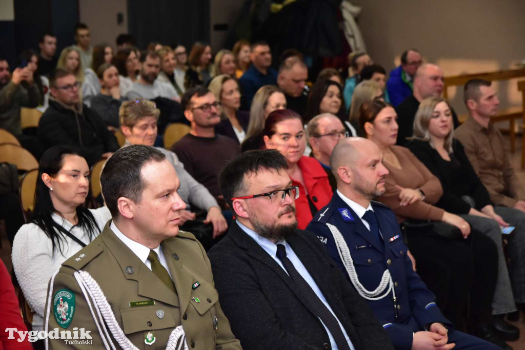 Uczniowie LO z klasy mundurowej złożyli uroczyste ślubowanie