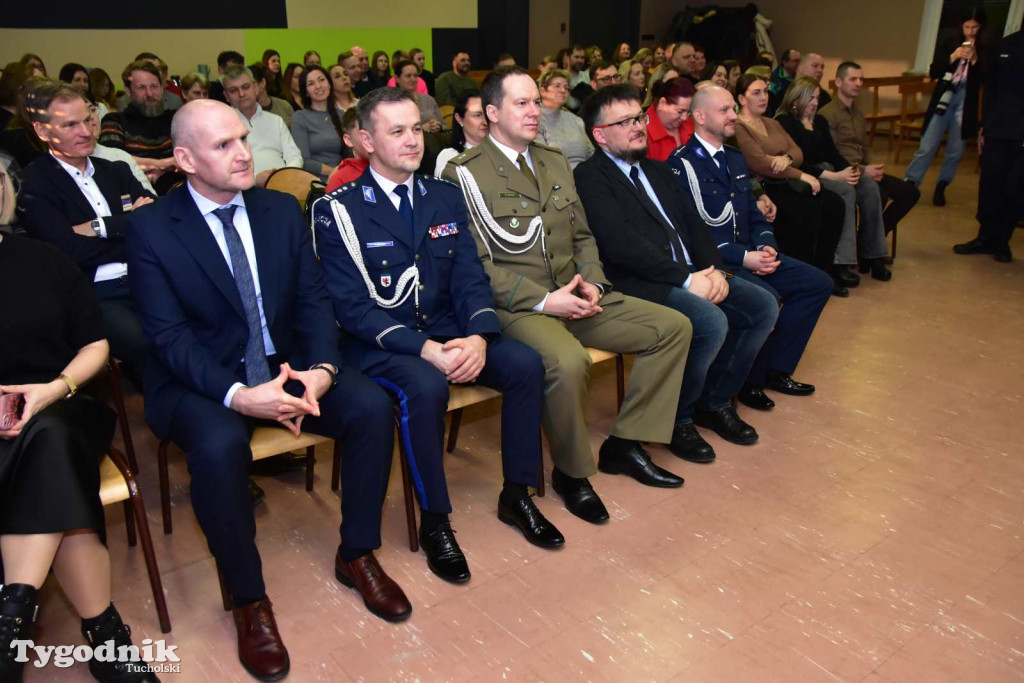 Uczniowie LO z klasy mundurowej złożyli uroczyste ślubowanie