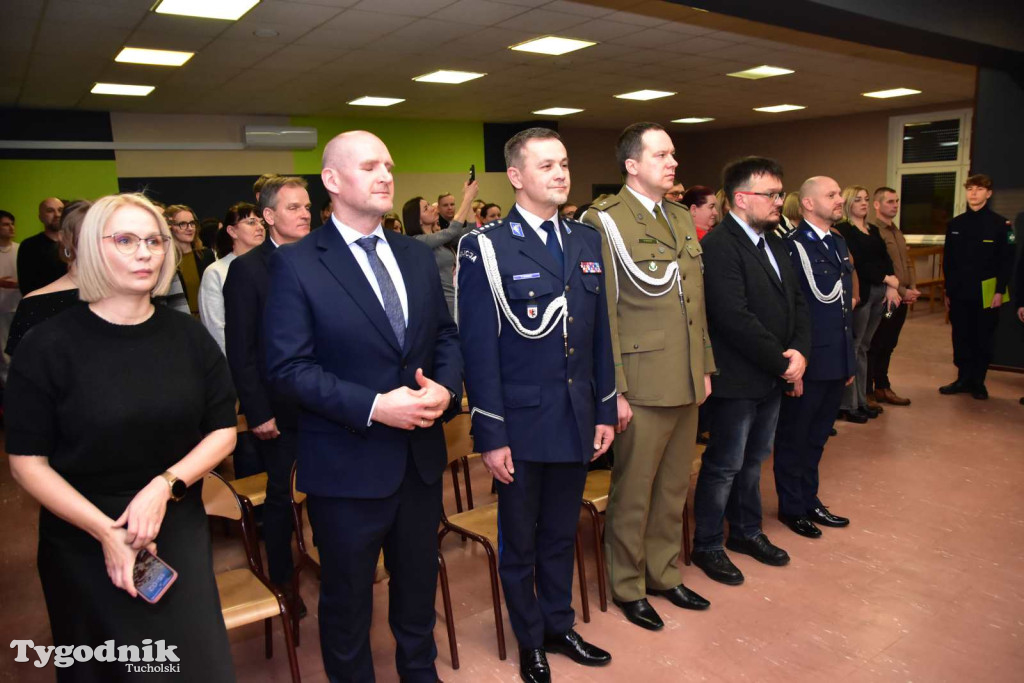 Uczniowie LO z klasy mundurowej złożyli uroczyste ślubowanie