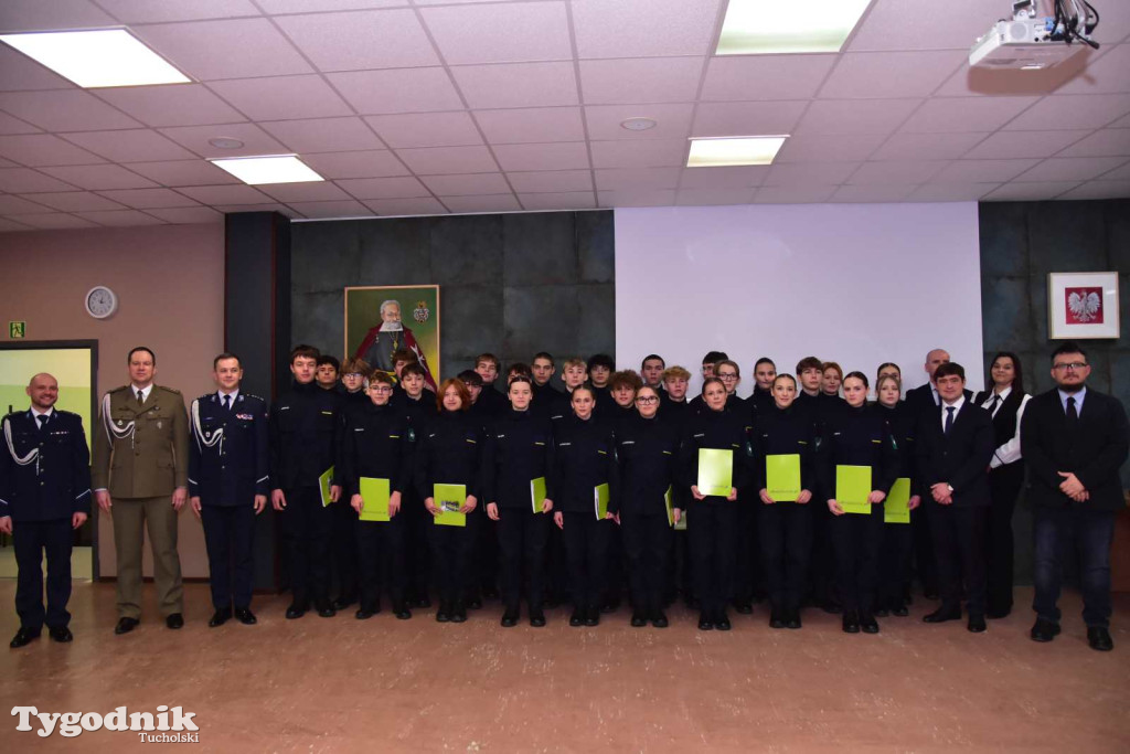 Uczniowie LO z klasy mundurowej złożyli uroczyste ślubowanie