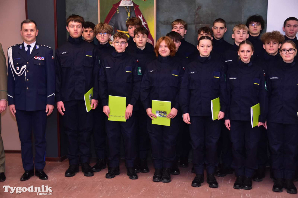 Uczniowie LO z klasy mundurowej złożyli uroczyste ślubowanie