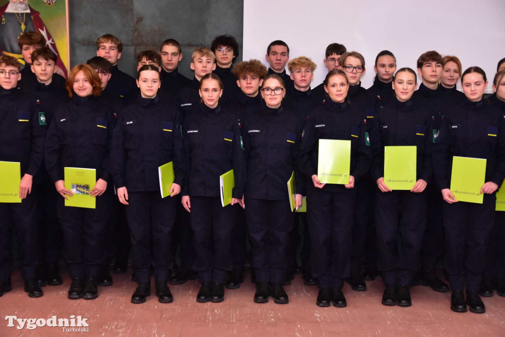 Uczniowie LO z klasy mundurowej złożyli uroczyste ślubowanie