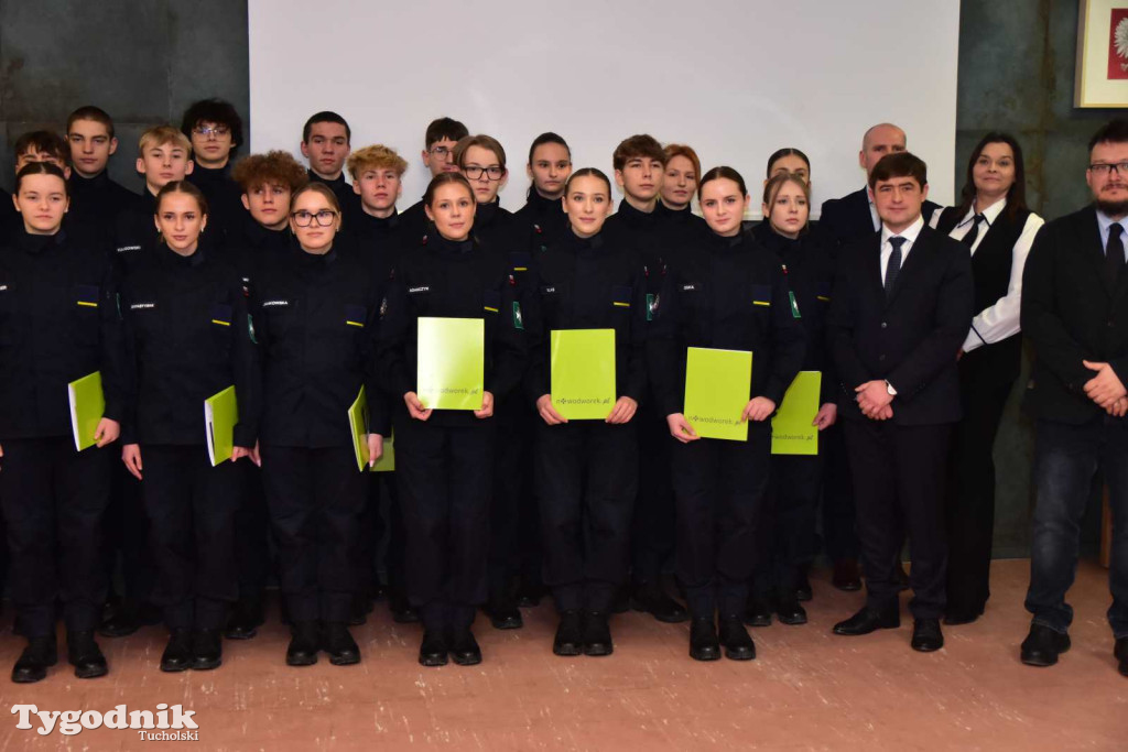 Uczniowie LO z klasy mundurowej złożyli uroczyste ślubowanie