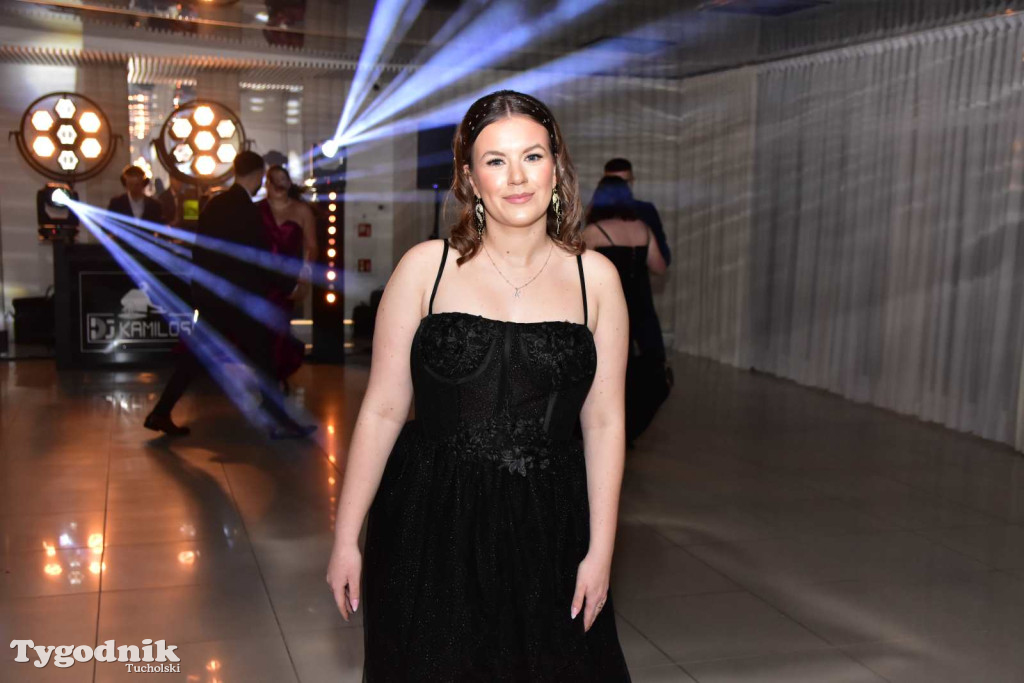 Tak bawi się młodzież! Studniówka ZSLiT / ZDJĘCIA + FILMY IMPREZA, TORT