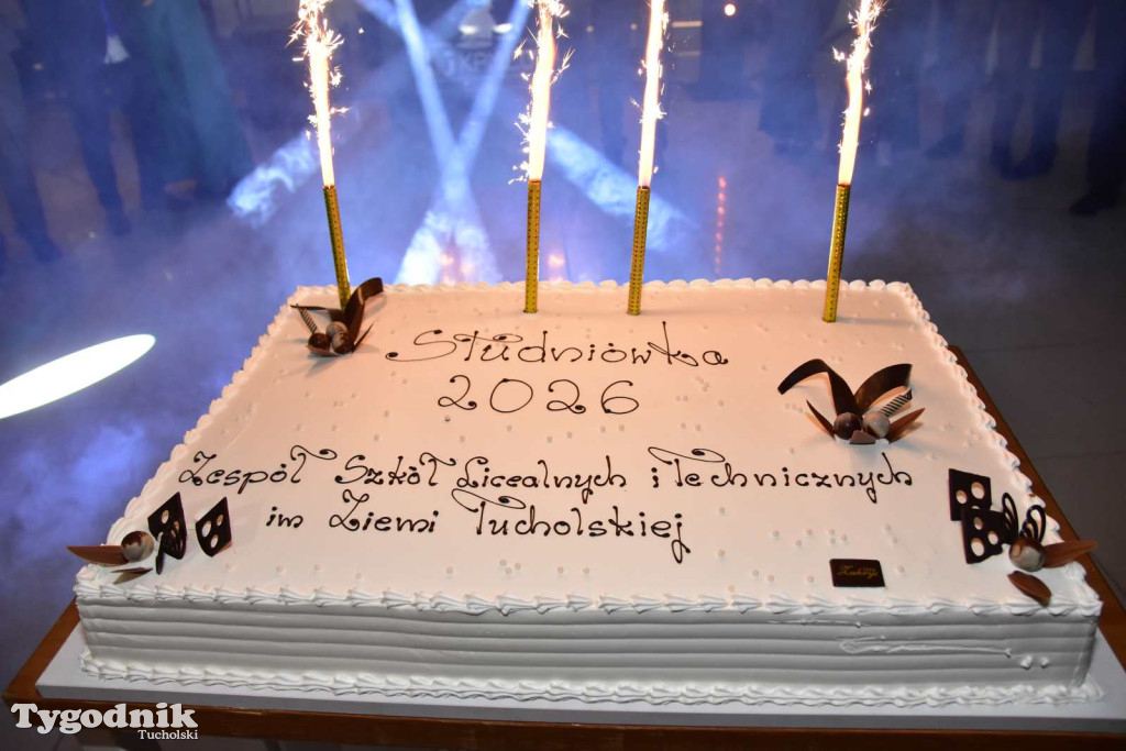 Tak bawi się młodzież! Studniówka ZSLiT / ZDJĘCIA + FILMY IMPREZA, TORT