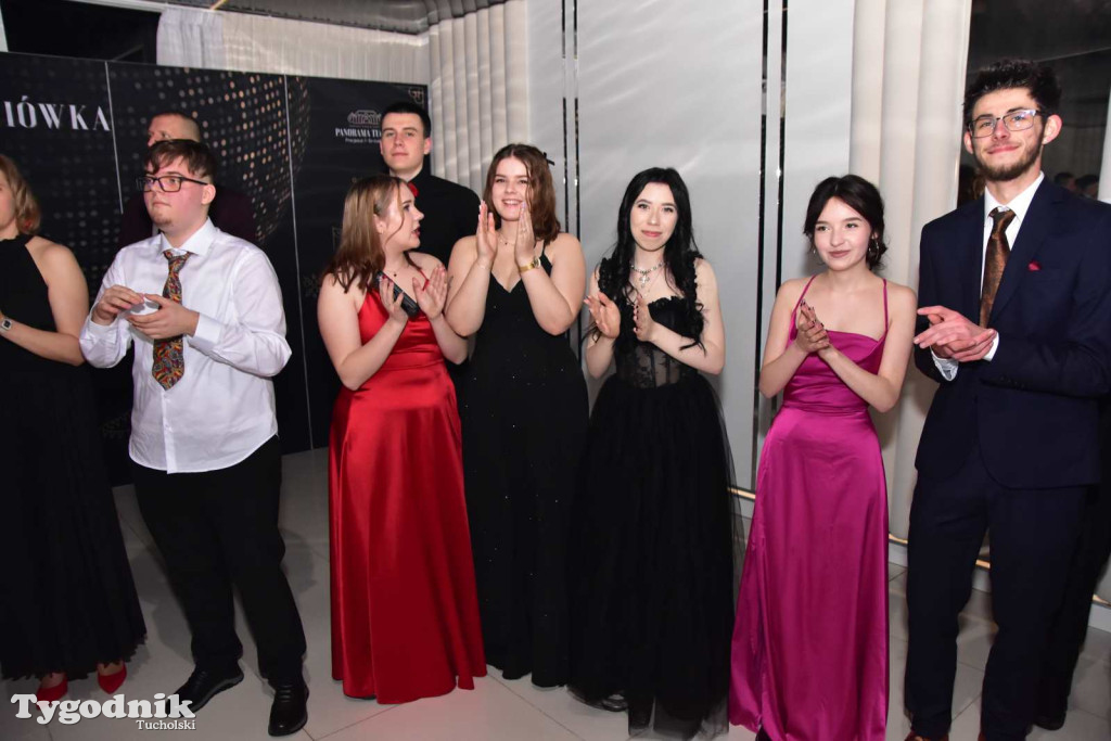 Tak bawi się młodzież! Studniówka ZSLiT / ZDJĘCIA + FILMY IMPREZA, TORT