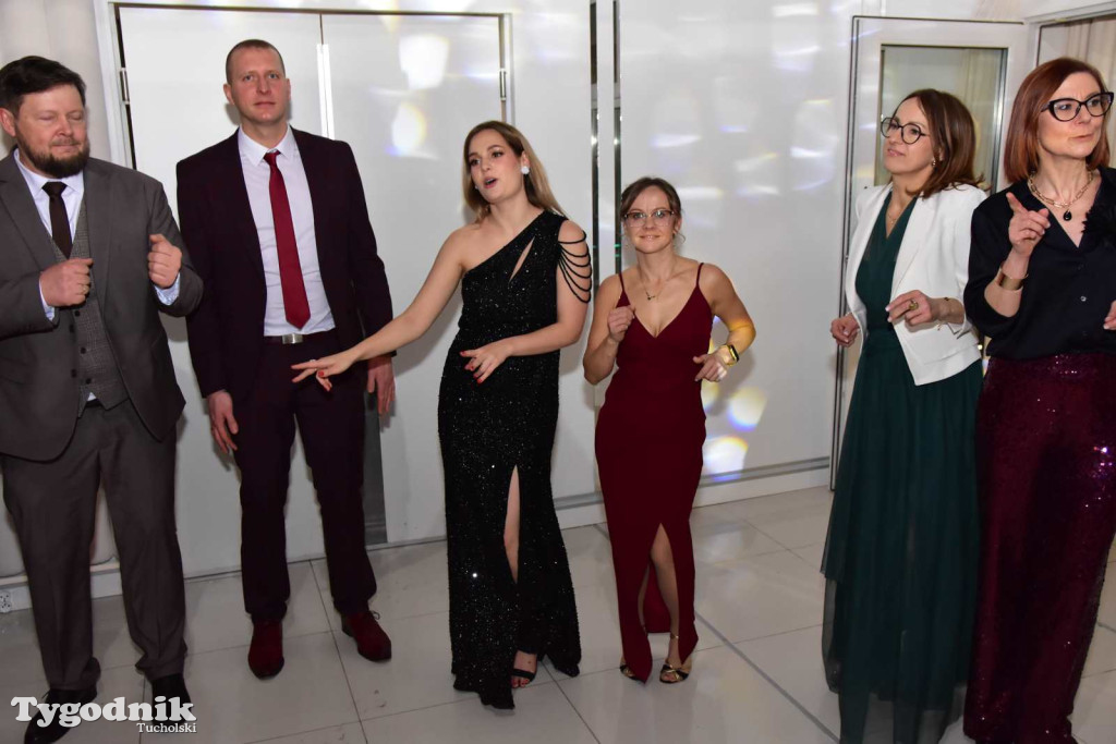 Tak bawi się młodzież! Studniówka ZSLiT / ZDJĘCIA + FILMY IMPREZA, TORT