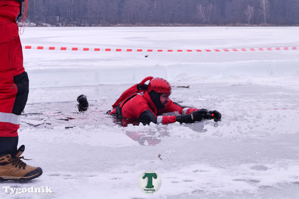 Finał WOŚP na Średniaku. Pod lodem i na lodzie