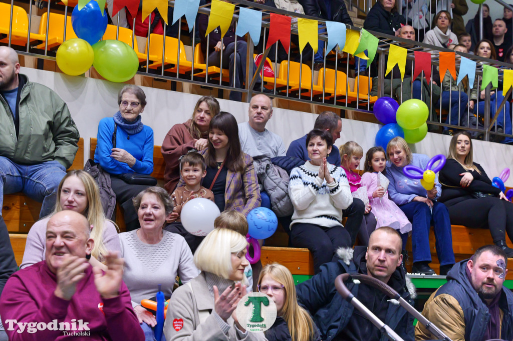 Finał WOŚP w Tucholi. Wolontariusze na ulicach, impreza w OSiR-ze