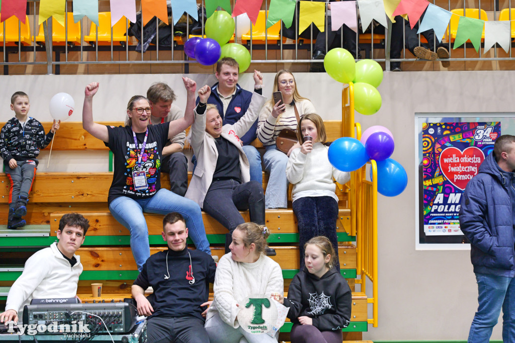Finał WOŚP w Tucholi. Wolontariusze na ulicach, impreza w OSiR-ze