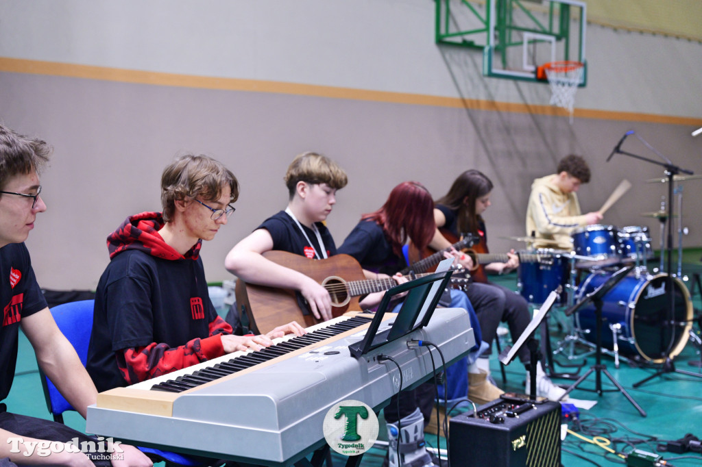 Finał WOŚP w Tucholi. Wolontariusze na ulicach, impreza w OSiR-ze