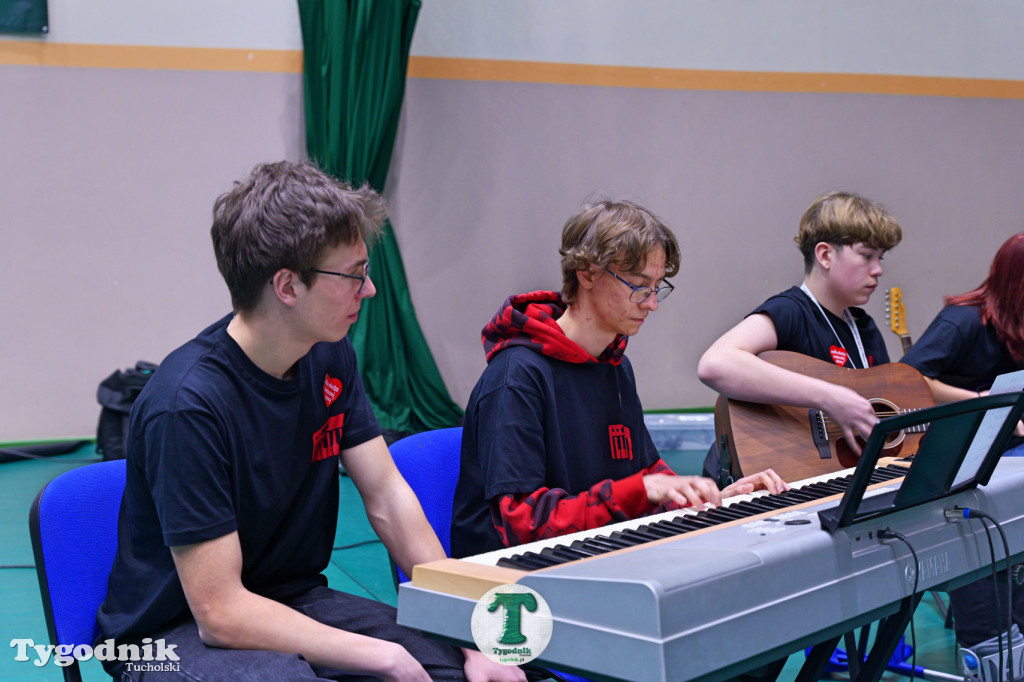 Finał WOŚP w Tucholi. Wolontariusze na ulicach, impreza w OSiR-ze