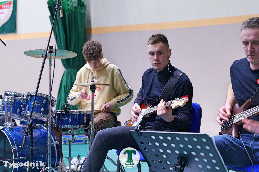 Finał WOŚP w Tucholi. Wolontariusze na ulicach, impreza w OSiR-ze