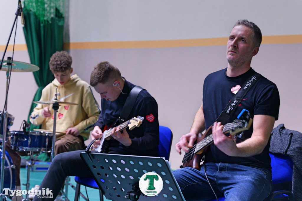 Finał WOŚP w Tucholi. Wolontariusze na ulicach, impreza w OSiR-ze