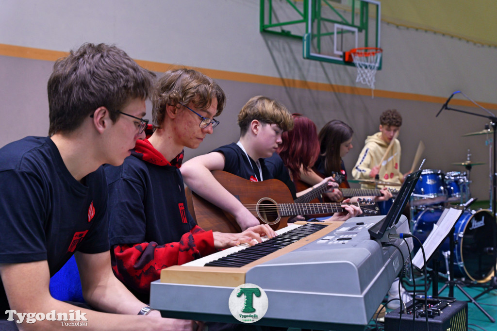 Finał WOŚP w Tucholi. Wolontariusze na ulicach, impreza w OSiR-ze