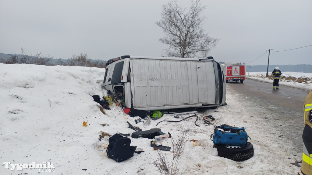 Poważny wypadek na wyjeździe ze Śliwic w kierunku Czerska