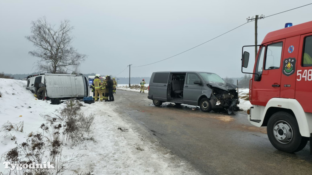 Poważny wypadek na wyjeździe ze Śliwic w kierunku Czerska