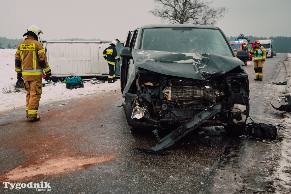 Aż 9 osób poszkodowanych po wypadku dwóch busów w Śliwicach
