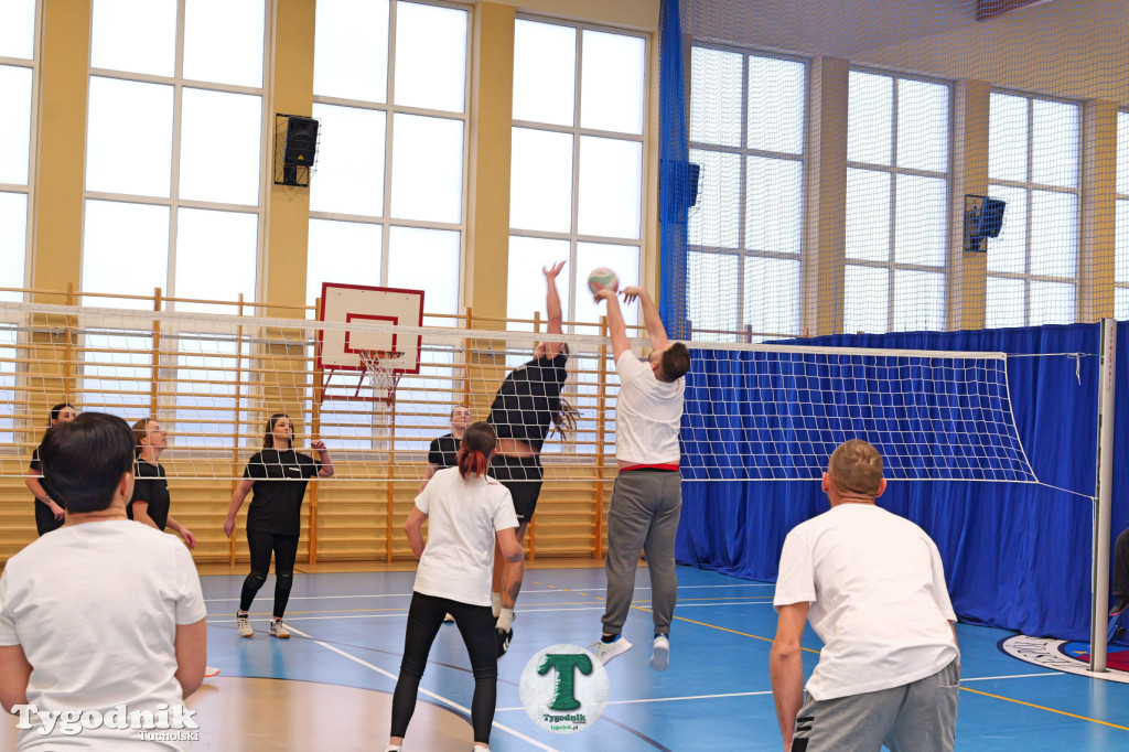 Siatkówka w SP Żalno na WOŚP