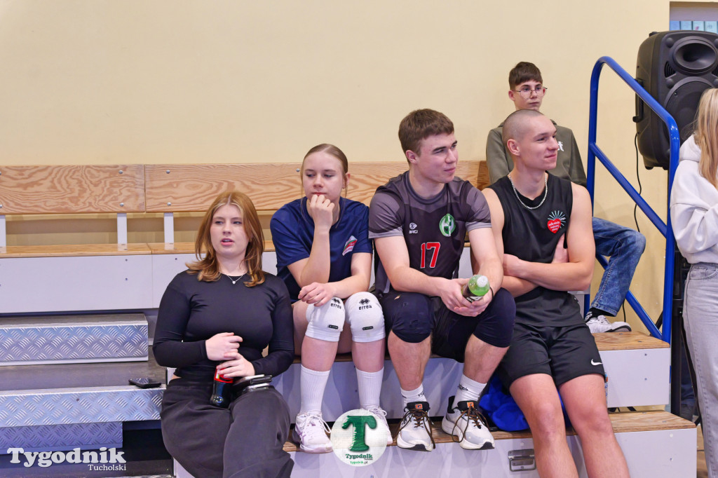 Siatkówka w SP Żalno na WOŚP