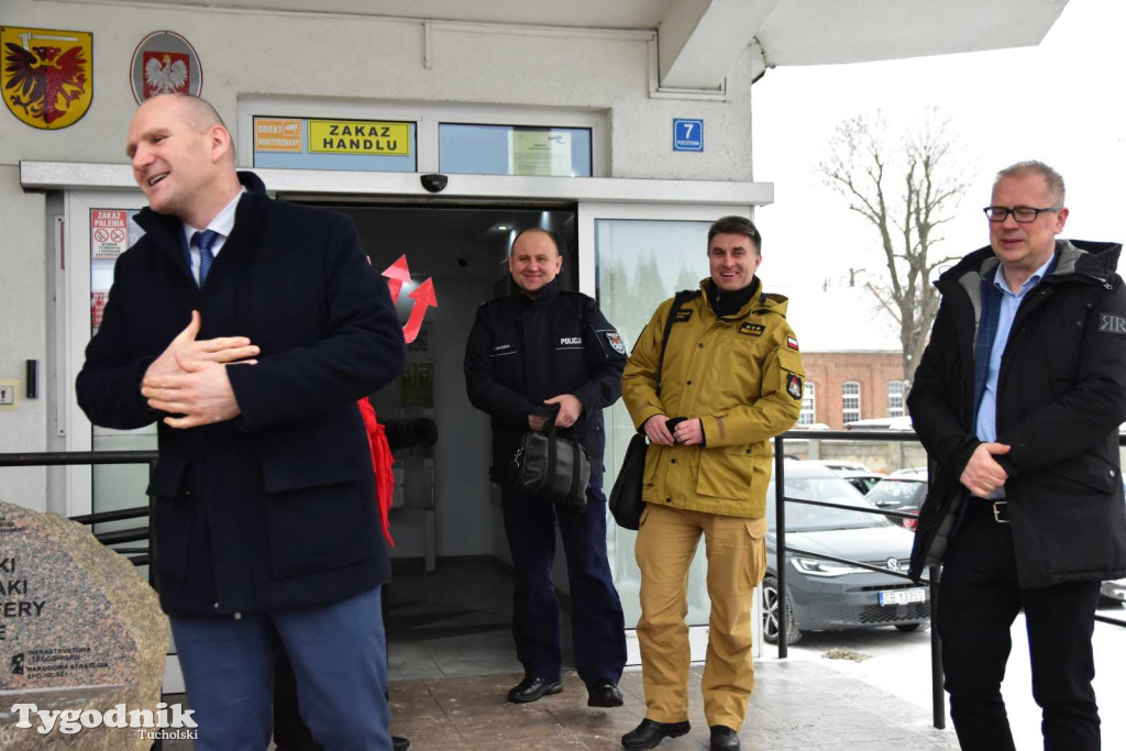 Korowód kolędników rozgrzał mroźną i śnieżną Tucholę