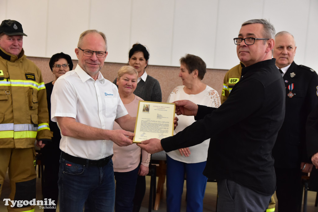 Minikowo: W czynie społecznym zadbali o akustykę w sali świetlicy wiejskiej