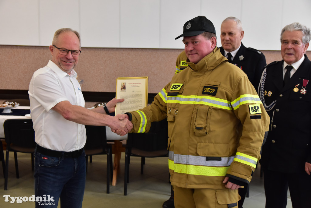 Minikowo: W czynie społecznym zadbali o akustykę w sali świetlicy wiejskiej