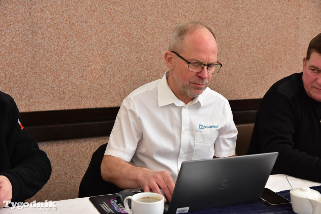 Minikowo: W czynie społecznym zadbali o akustykę w sali świetlicy wiejskiej